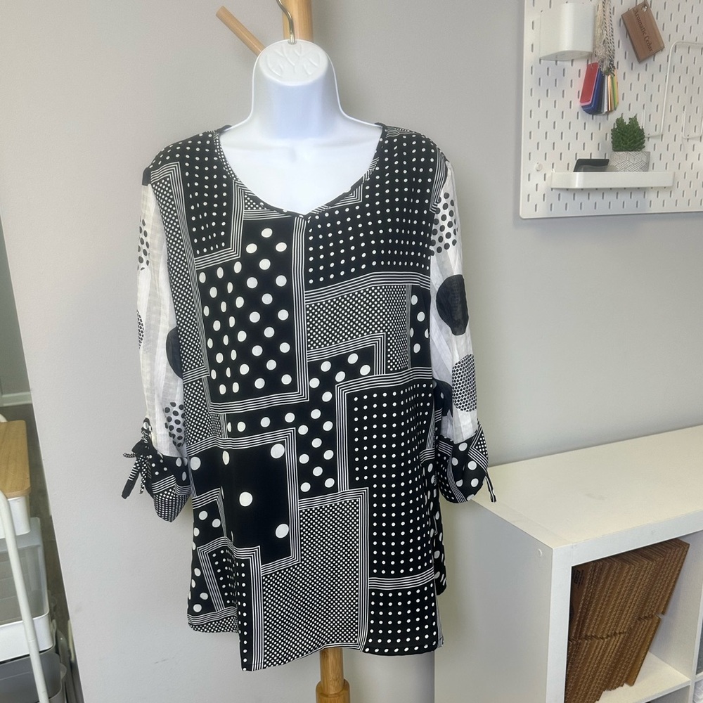 NorthStyle Blouse Size XL Black 3/4 Sleeves Polka Dot Tunic - Picture 2 of 7
